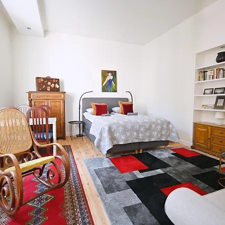 Beige And Red 3city In With Outdoor Parking By Renters * Sopot