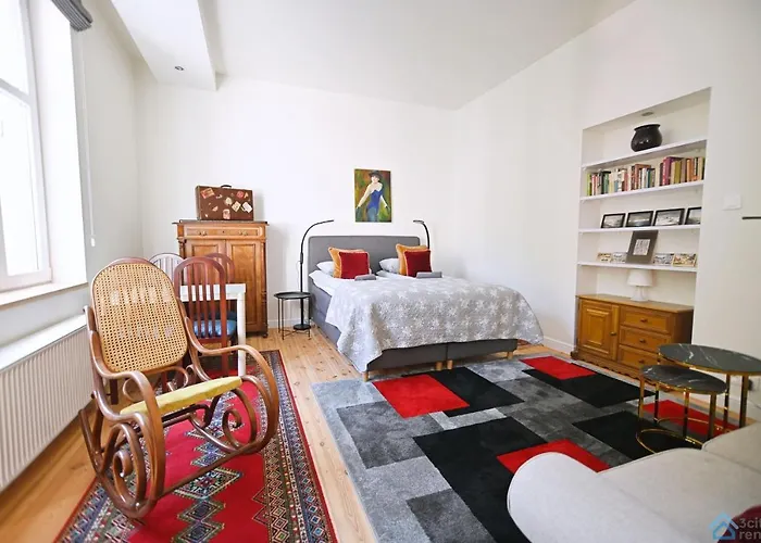 Beige And Red 3city In With Outdoor Parking By Renters * Sopot